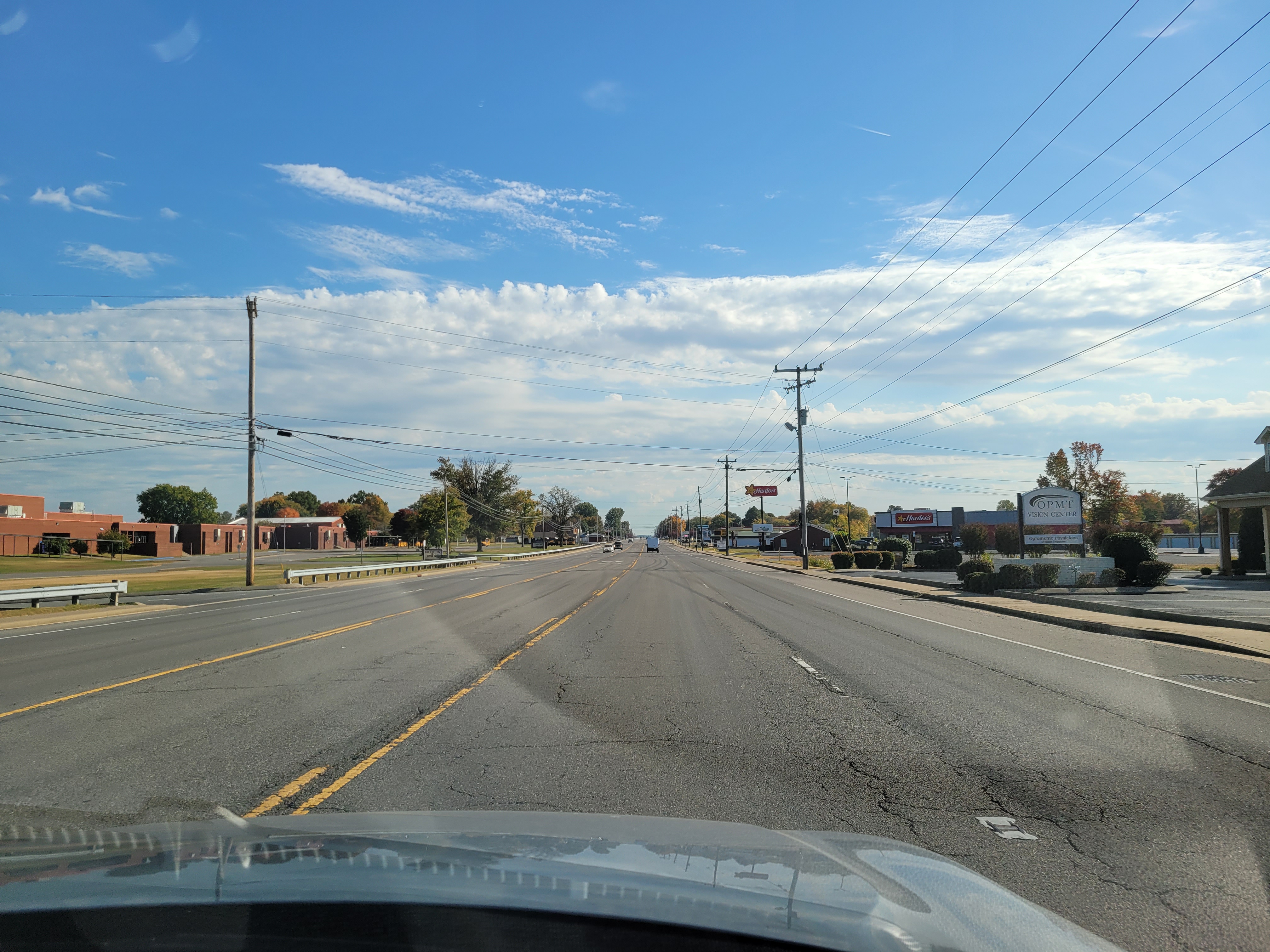 Tennessee SR-109, multilane highway with TWLTL, curb and gutter, city of Portland, south of Village Dr